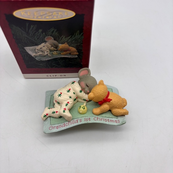 Hallmark Keepsake Grandchild's First Christmas 1994 Clip On Christmas Ornament - Picture 4 of 15